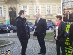 Burgi mit ihren S&ouml;hnen